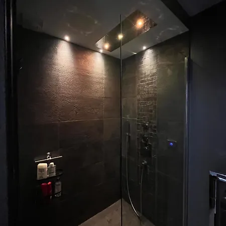 Tres Beau Duplex Avec Jacuzzi Privatif Мандельё-ла-Напуль