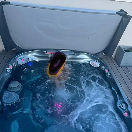 Апартаменты Tres Beau Duplex Avec Jacuzzi Privatif